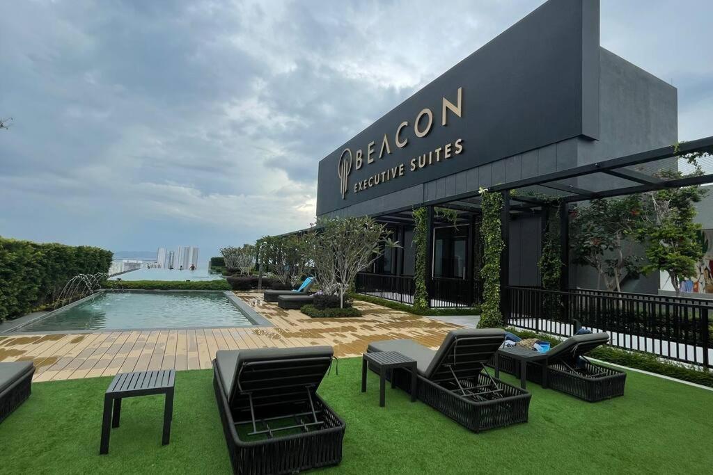 Beacon Suites With Infinity Pool At Georgetown By Wl エクステリア 写真